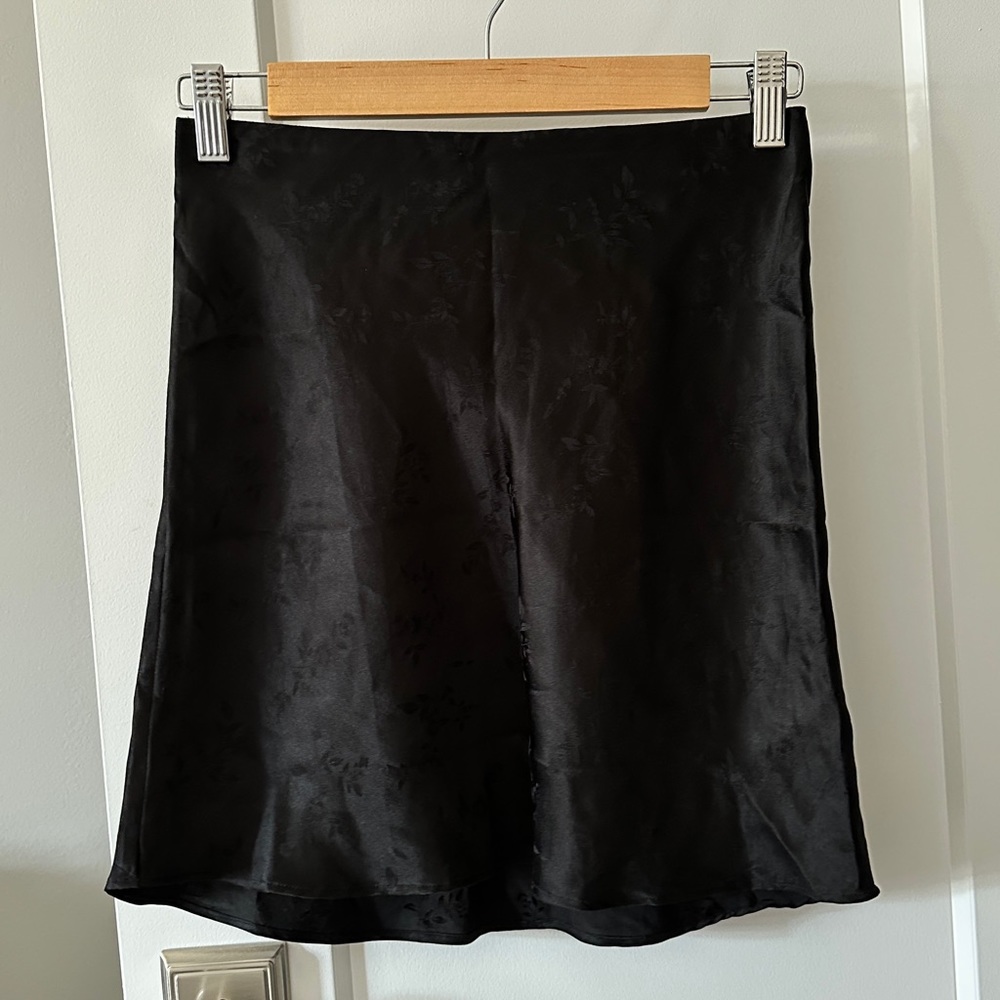 Realisation Par Silk Skirt